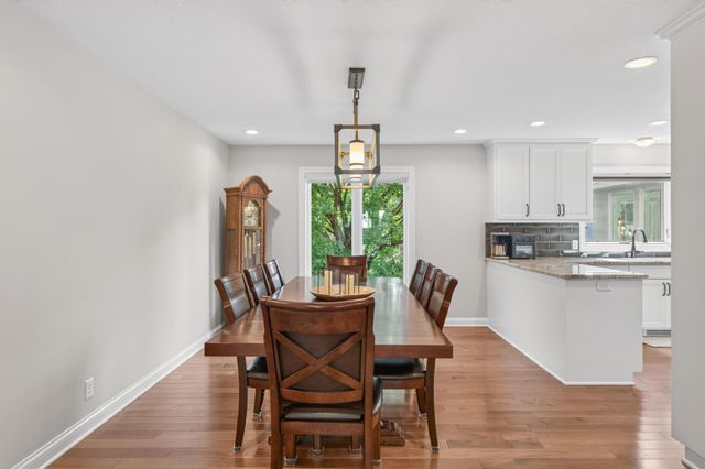 4283 Hillview Lane, Vadnais Heights, MN 55127
