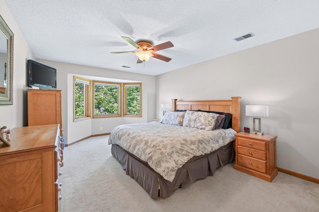 4283 Hillview Lane, Vadnais Heights, MN 55127
