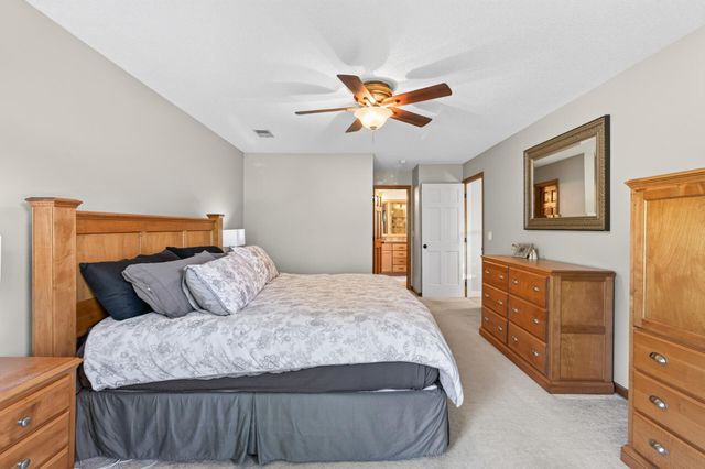 4283 Hillview Lane, Vadnais Heights, MN 55127
