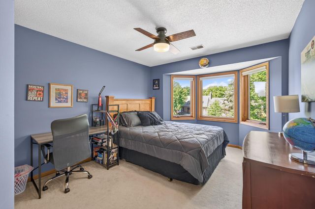 4283 Hillview Lane, Vadnais Heights, MN 55127