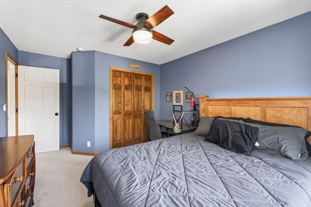 4283 Hillview Lane, Vadnais Heights, MN 55127