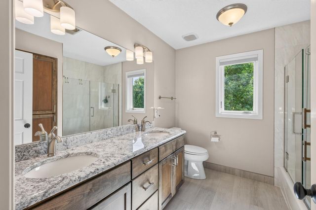 4283 Hillview Lane, Vadnais Heights, MN 55127