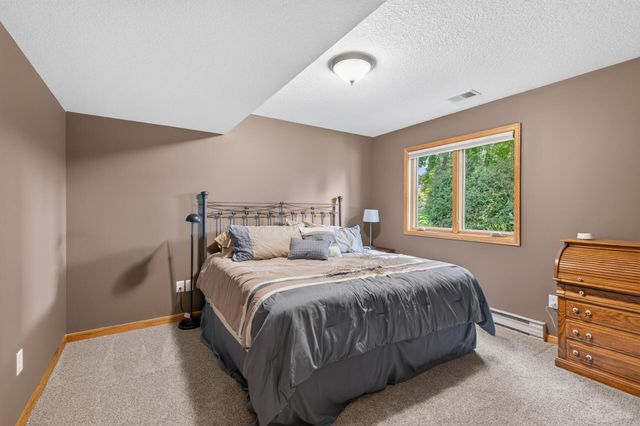 4283 Hillview Lane, Vadnais Heights, MN 55127