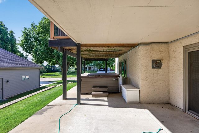 4283 Hillview Lane, Vadnais Heights, MN 55127