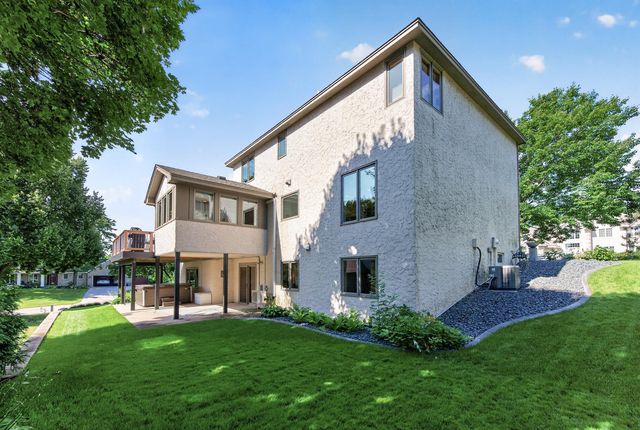 4283 Hillview Lane, Vadnais Heights, MN 55127