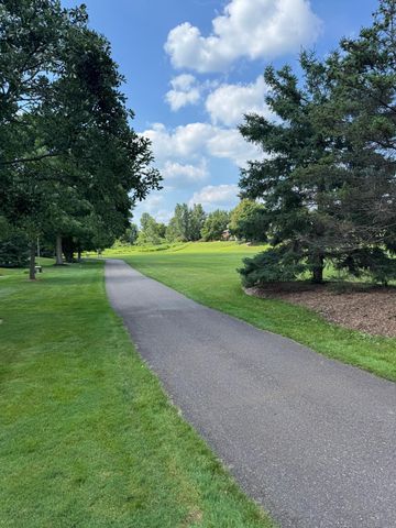 4283 Hillview Lane, Vadnais Heights, MN 55127