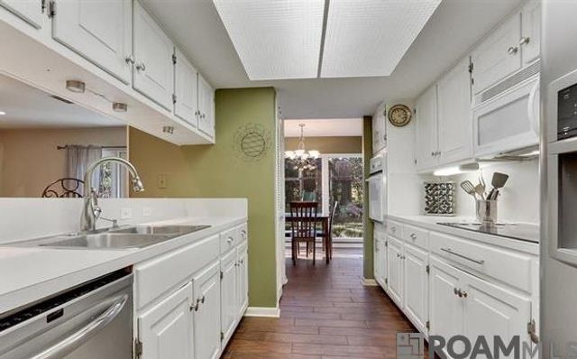 1185 Seyburn Dr, Baton Rouge, LA 70808