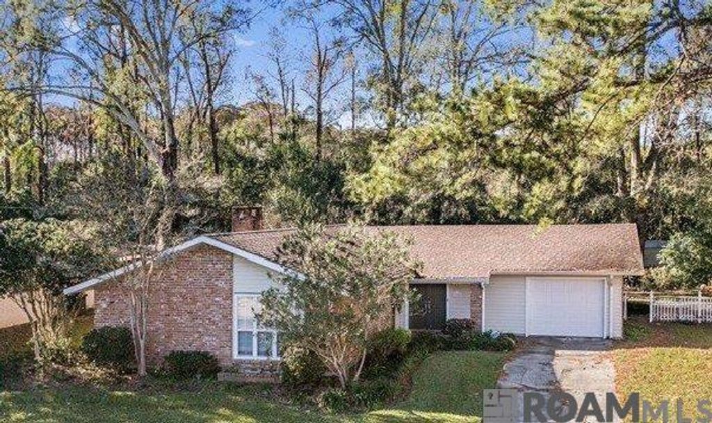 1185 Seyburn Dr, Baton Rouge, LA 70808