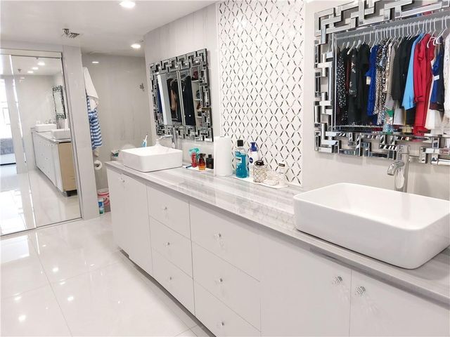 105 Lake Emerald Drive 502, Oakland Park, FL 33309