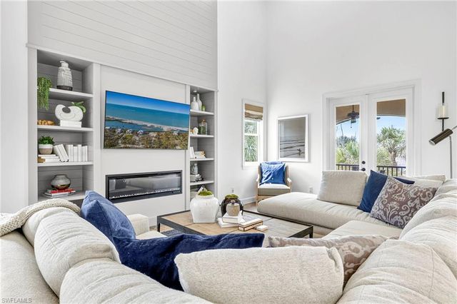 2324 Starfish LN, Sanibel, FL 33957