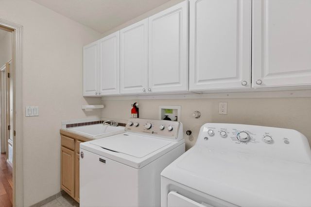 8604 TIMBERIDGE Place NW, Albuquerque, NM 87114