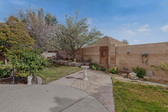 8604 TIMBERIDGE Place NW, Albuquerque, NM 87114