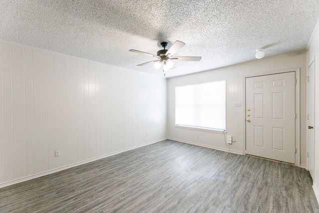 5722 Brownfield Drive, C, Lubbock, TX 79414