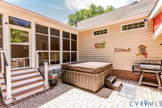 8040 N Courthouse Rd, New Kent, VA 23124