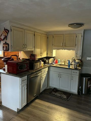 19 Beech St, Attleboro, MA 02703