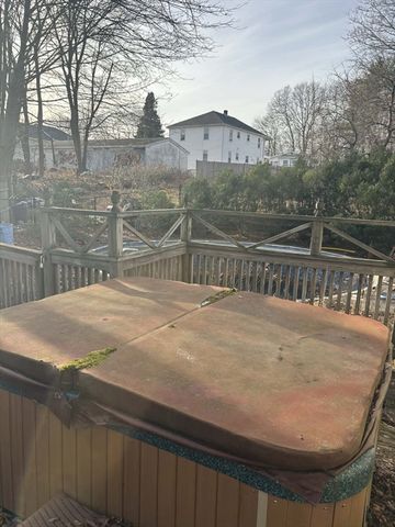 19 Beech St, Attleboro, MA 02703