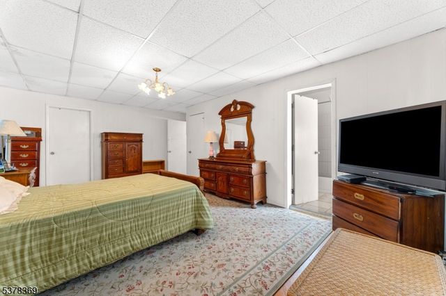 78 Girard Pl, Newark City, NJ 07108