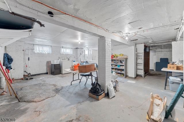 78 Girard Pl, Newark City, NJ 07108