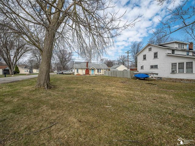 3329 Elmwood Street, Frenchtown Twp, MI 48162