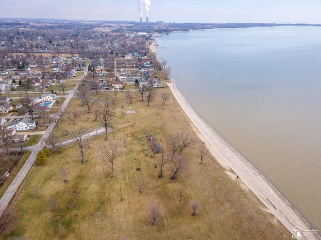 3329 Elmwood Street, Frenchtown Twp, MI 48162