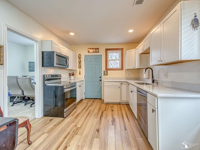 3329 Elmwood Street, Frenchtown Twp, MI 48162