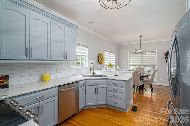 1060 Garibaldi Ridge Court, Belmont, NC 28012
