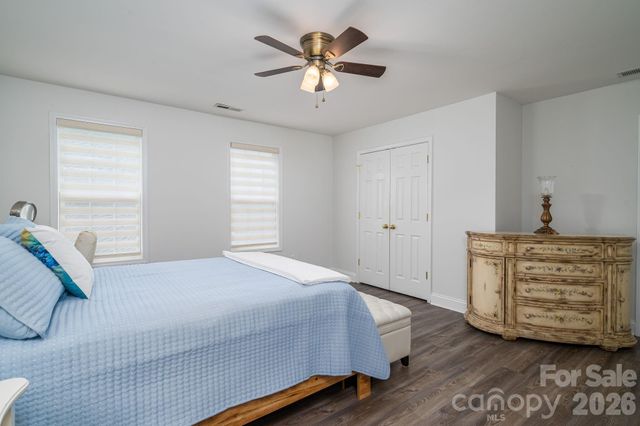 1060 Garibaldi Ridge Court, Belmont, NC 28012