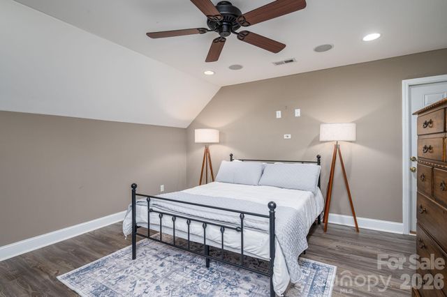 1060 Garibaldi Ridge Court, Belmont, NC 28012