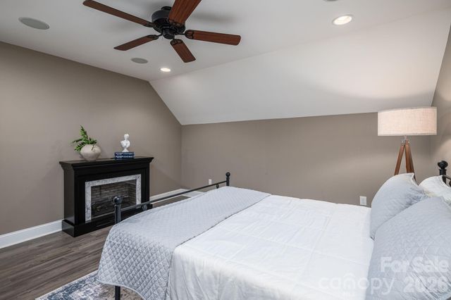 1060 Garibaldi Ridge Court, Belmont, NC 28012