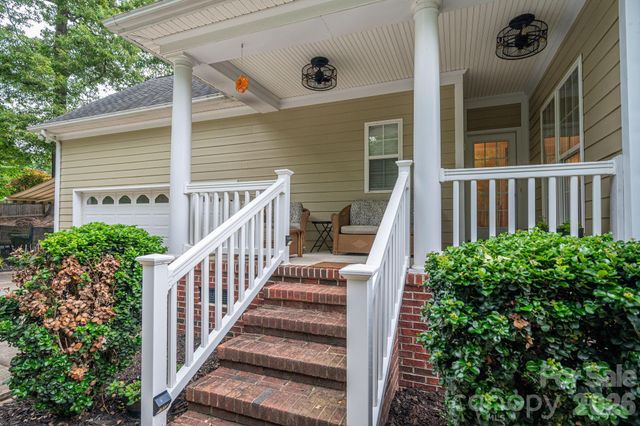 1060 Garibaldi Ridge Court, Belmont, NC 28012