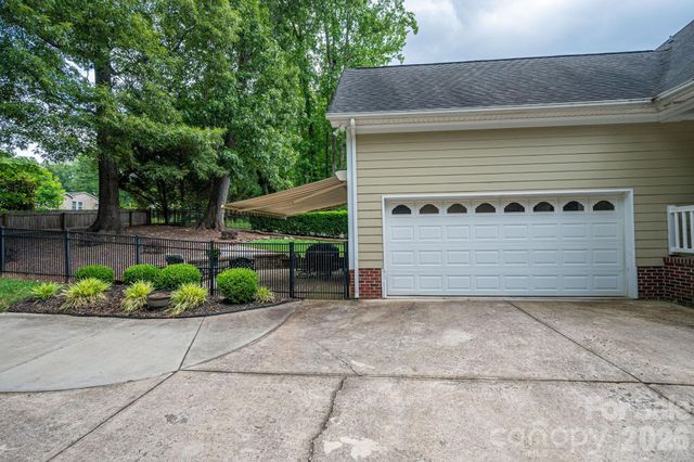 1060 Garibaldi Ridge Court, Belmont, NC 28012