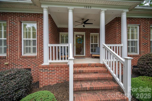 1060 Garibaldi Ridge Court, Belmont, NC 28012