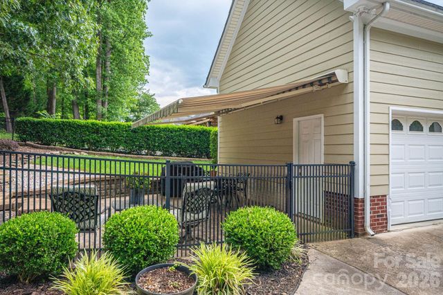 1060 Garibaldi Ridge Court, Belmont, NC 28012