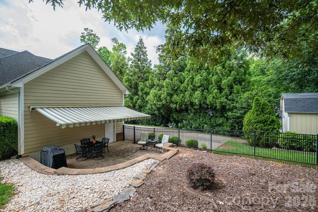 1060 Garibaldi Ridge Court, Belmont, NC 28012