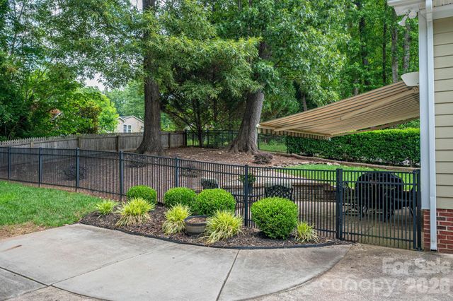 1060 Garibaldi Ridge Court, Belmont, NC 28012