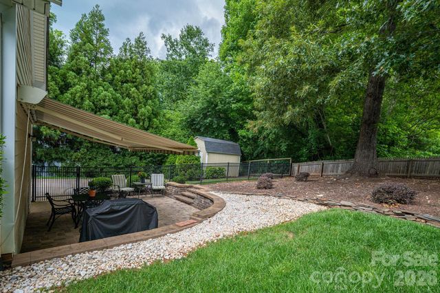 1060 Garibaldi Ridge Court, Belmont, NC 28012