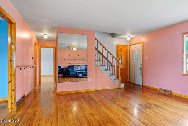 1 Snaffle Ring, Colonie, NY 12205
