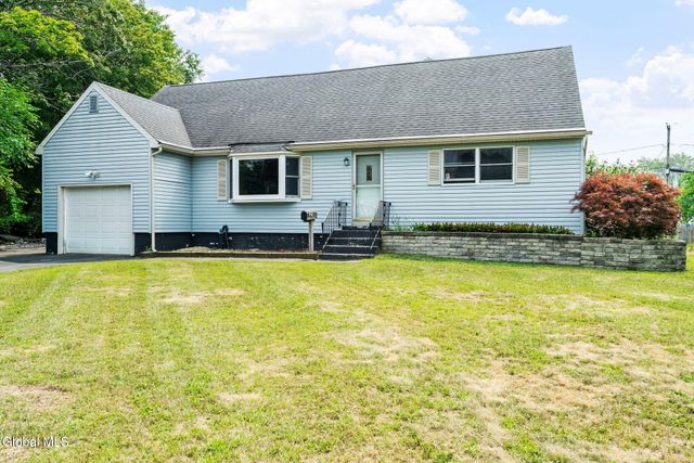 1 Snaffle Ring, Colonie, NY 12205