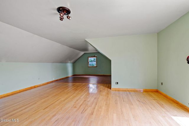 1 Snaffle Ring, Colonie, NY 12205