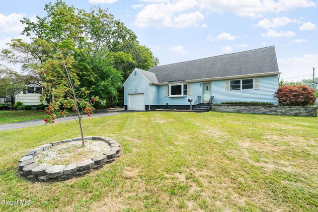 1 Snaffle Ring, Colonie, NY 12205