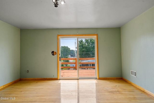 1 Snaffle Ring, Colonie, NY 12205