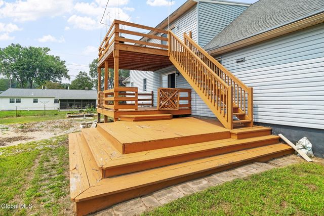 1 Snaffle Ring, Colonie, NY 12205
