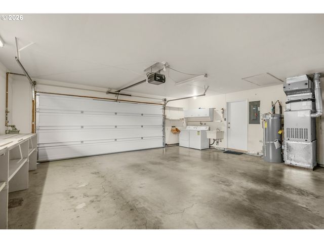 12325 Sw KING RICHARD Dr, Portland, OR 97224