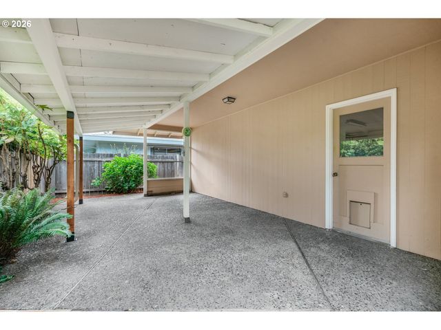 12325 Sw KING RICHARD Dr, Portland, OR 97224