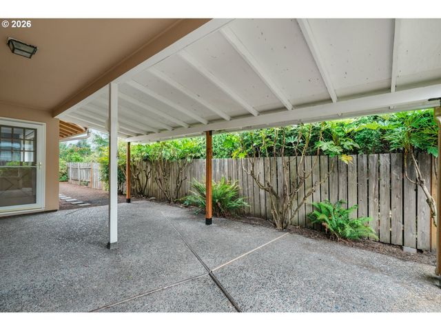 12325 Sw KING RICHARD Dr, Portland, OR 97224