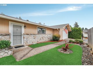 12325 Sw KING RICHARD Dr, Portland, OR 97224