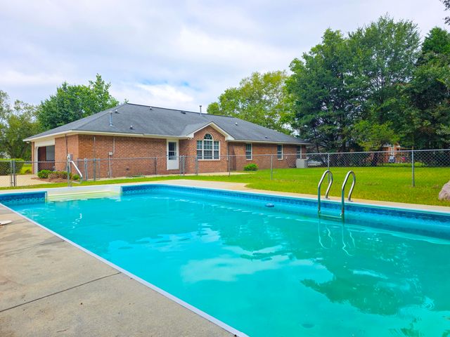 1175 Meadowcroft Drive, Sumter, SC 29154