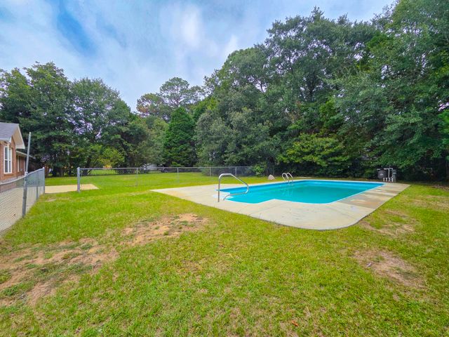 1175 Meadowcroft Drive, Sumter, SC 29154