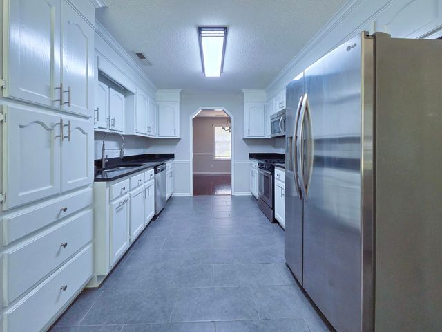 1175 Meadowcroft Drive, Sumter, SC 29154