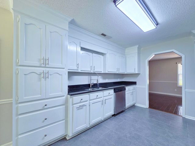 1175 Meadowcroft Drive, Sumter, SC 29154